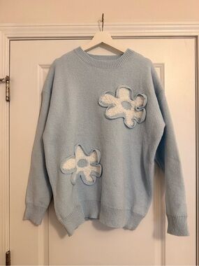 Light Blue Oversized Chunky Knit Floral Appliqué Sweater Size Large